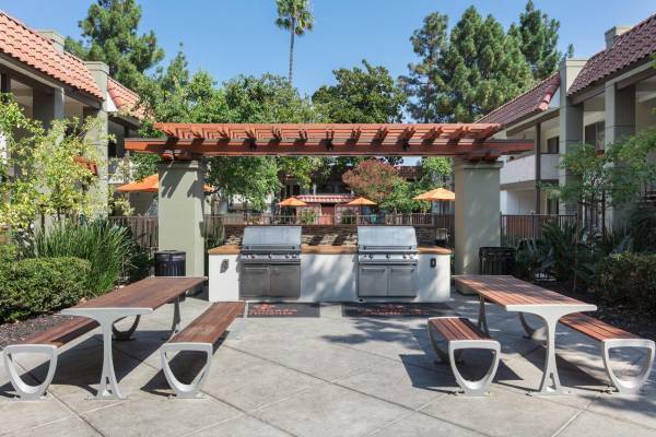 Townhouses on Saratoga Ave · San Jose photo 3