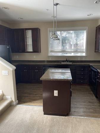 Townhouses on Saratoga Ave · San Jose photo 4