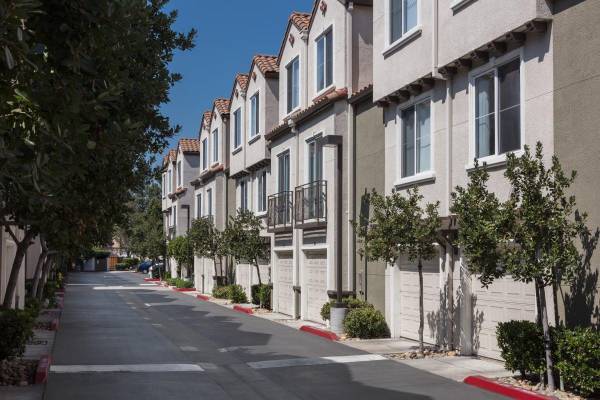 Townhouses on Saratoga Ave · San Jose photo 5