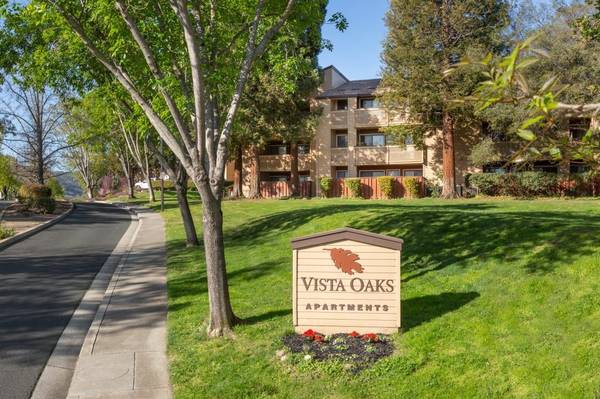 Apartments on Vista Oaks Drive · Martinez photo 2