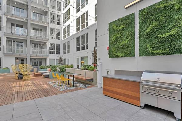 Apartments on Harrison St · Oakland photo 2