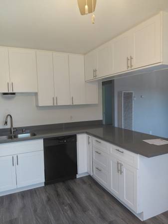 2BR/1BA Apartment on Avram Ave · Rohnert Park photo 2