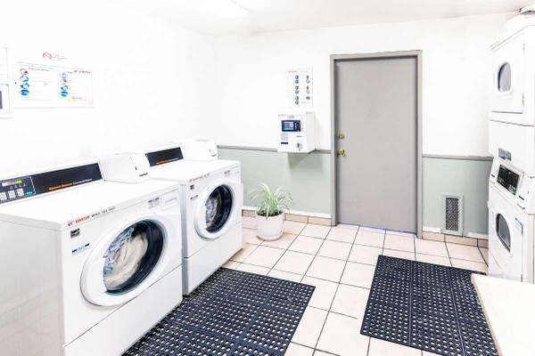 Apartments on Silva Ave · Hayward photo 3