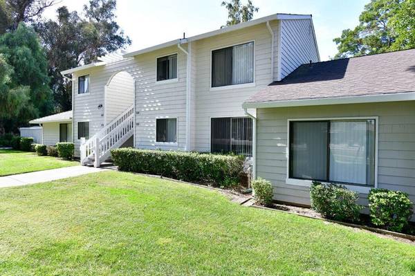 Apartments on N Murrieta Blvd · Pleasanton photo 2