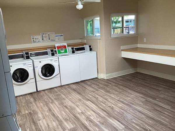 Apartments on Park Lane · Fairfield photo 4