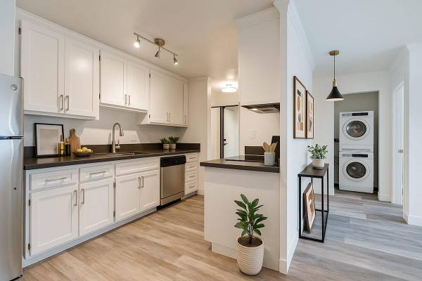Apartments on E St · Hayward photo 2