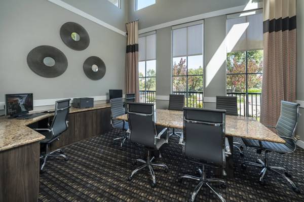 Apartments on Vista Club Circle · Cupertino photo 5