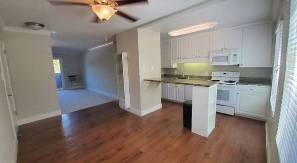 2BR/1BA Apartment on Flora Ave · Walnut Creek photo 4