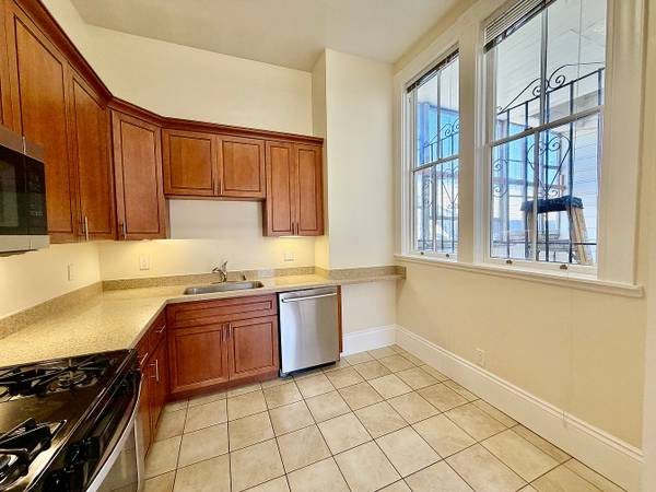 3BR/1BA Apartment · San Francisco photo 4