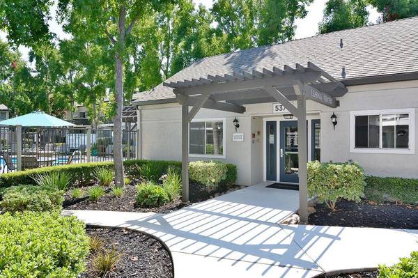 Apartments on Clayton Road · Concord photo 4