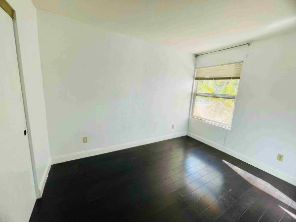 Lovely 3-Bedroom Home in Quiet Hercules Neighborhood. photo 5