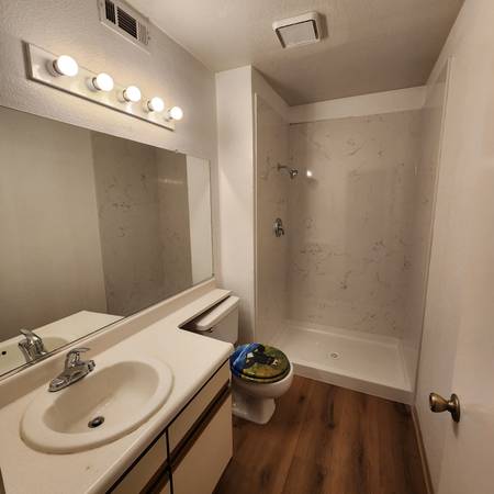 Lovely 3-Bedroom Home in Quiet Hercules Neighborhood. photo 2