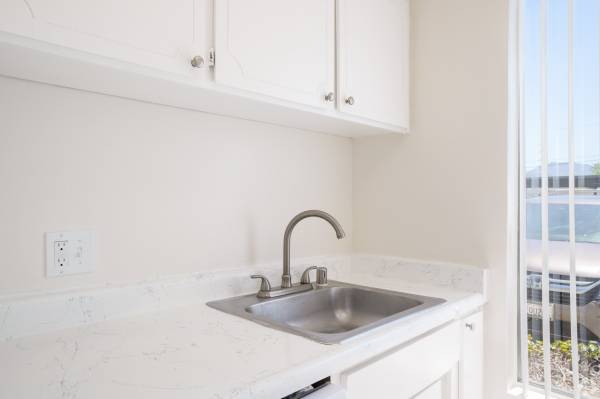Apartments on Meadow Ln · Concord photo 5
