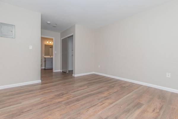 Apartments on North Milpitas Boulevard · Milpitas photo 3