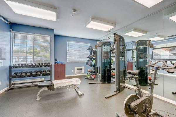 Apartments on Meridian Ave · San Jose photo 3