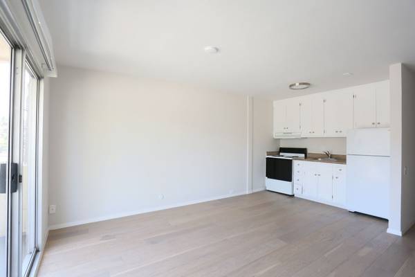 0BR/1BA Apartment · Oakland photo 4