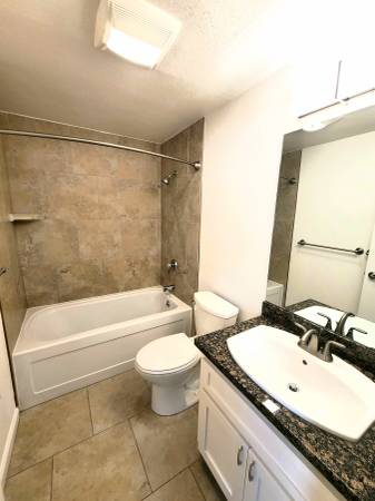 Apartments on N Foothill Blvd · Cupertino photo 4