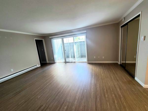 Apartments on N Foothill Blvd · Cupertino photo 5