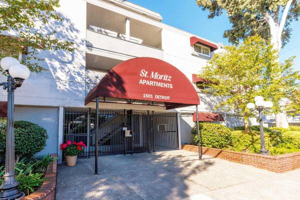 2BR/1BA Apartment on Detroit Ave · Concord photo 4