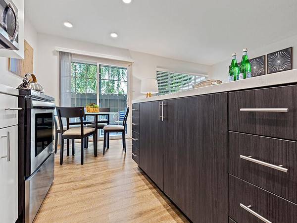 2BR/2BA Apartment on Almarida Drive · Campbell photo 4