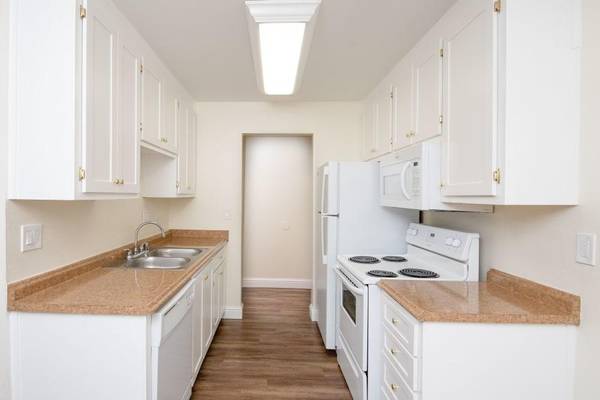 Apartments on Ashland Ave · San Leandro photo 2