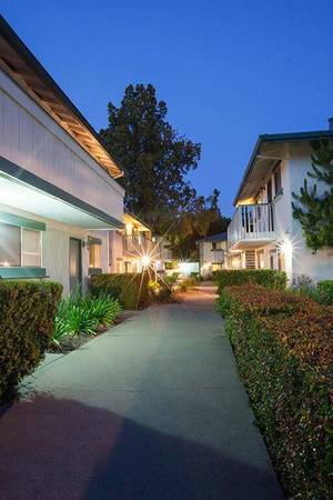 Apartments on Irvington Ave · Fremont photo 2