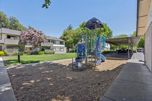 Apartments on Charlotte Way · Livermore photo 5