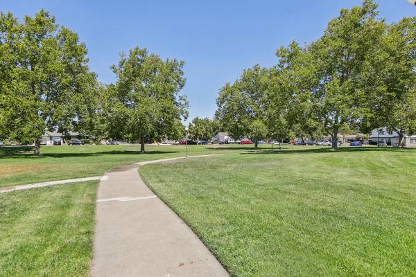 Apartments on Charlotte Way · Livermore photo 2