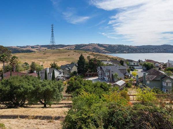 Apartments on Spyglass Pkwy · Port Costa photo 3
