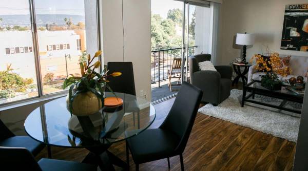 Three Crown Apartments photo 2