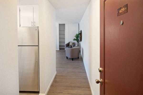 Three Crown Apartments photo 3