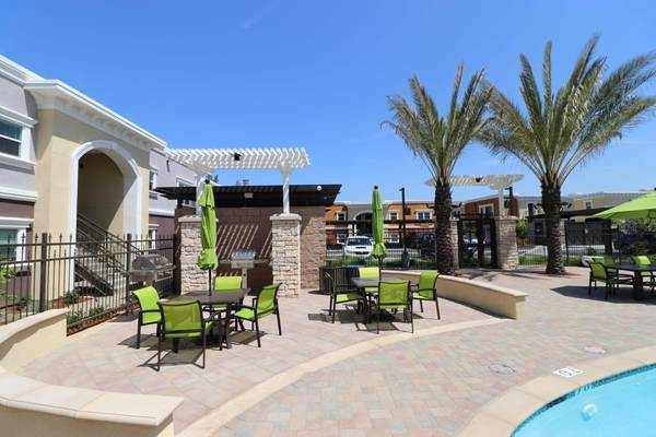 2BR/1BA Apartment on Hastings Blvd · Fremont photo 2