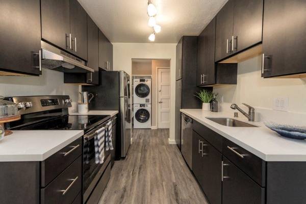 Apartments on Sunnyhills Drive · San Anselmo photo 5