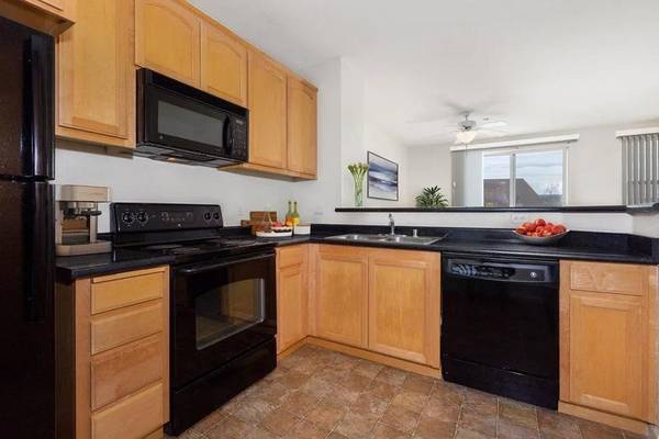 Apartments on Casa Blanca Terrace · Danville photo 4
