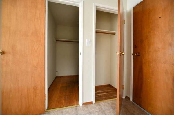 0BR/1BA Apartment on Lee St · Oakland photo 3