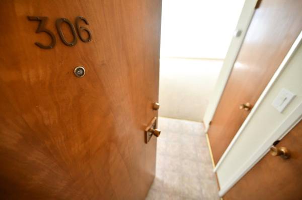 0BR/1BA Apartment on Lee St · Oakland photo 2