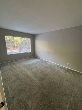 Apartments on Valley Creek · Danville photo 5