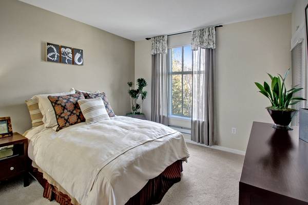 Apartments on W Julian Street · San Jose photo 3