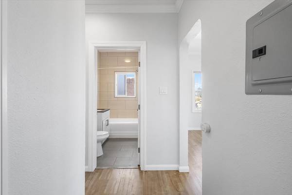 1BR/1BA Apartment on 6th Ave · Oakland photo 3