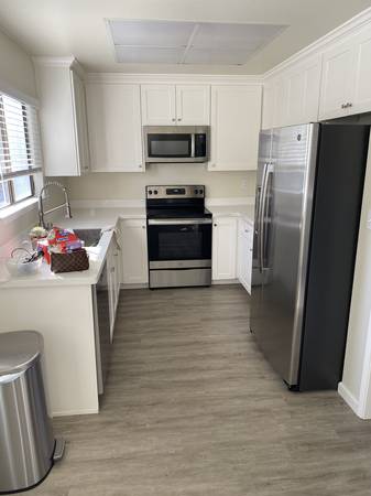 2BR/3BA Duplex · Aptos photo 3