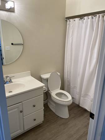 2BR/3BA Duplex · Aptos photo 4