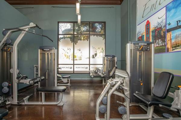 Apartments on San Pablo Avenue · Emeryville photo 2