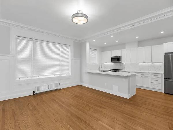 1369 HYDE Apartments photo 5