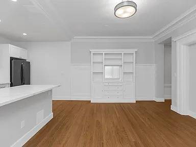 1369 HYDE Apartments photo 4