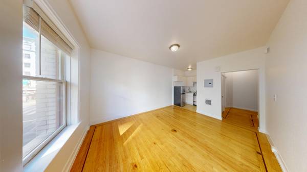 434 Leavenworth photo 2