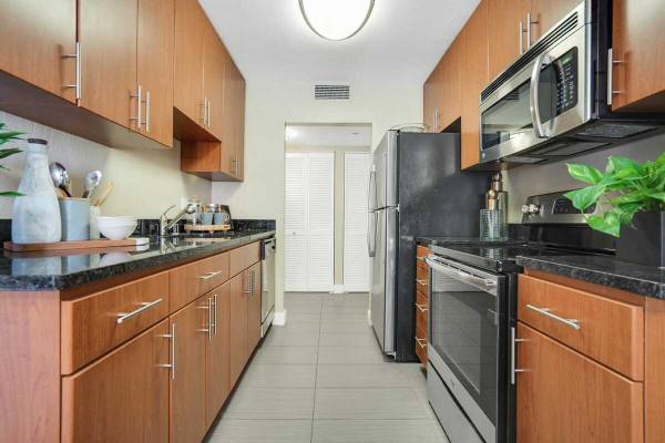 Apartments on Continental Circle · Mountain View photo 3