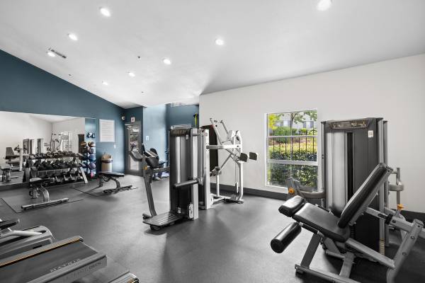 Apartments on Sierra Ridge Avenue · San Pablo photo 5