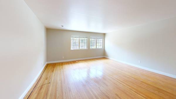 600 Oak photo 4