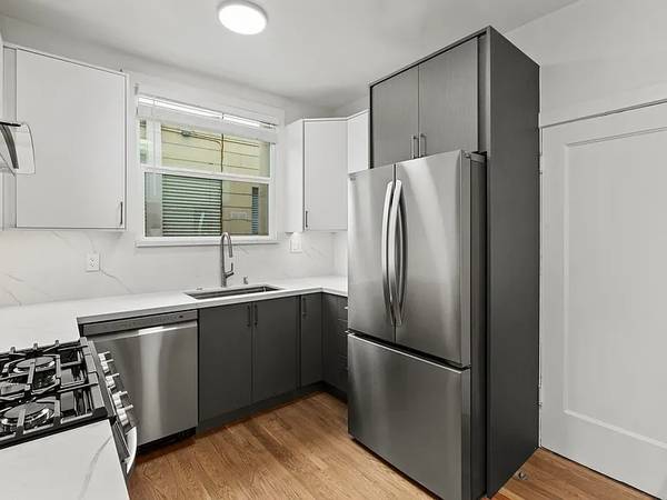 2BR/1BA Single Family House on Ingalls St · San Francisco photo 5