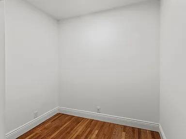 2BR/1BA Single Family House on Ingalls St · San Francisco photo 3